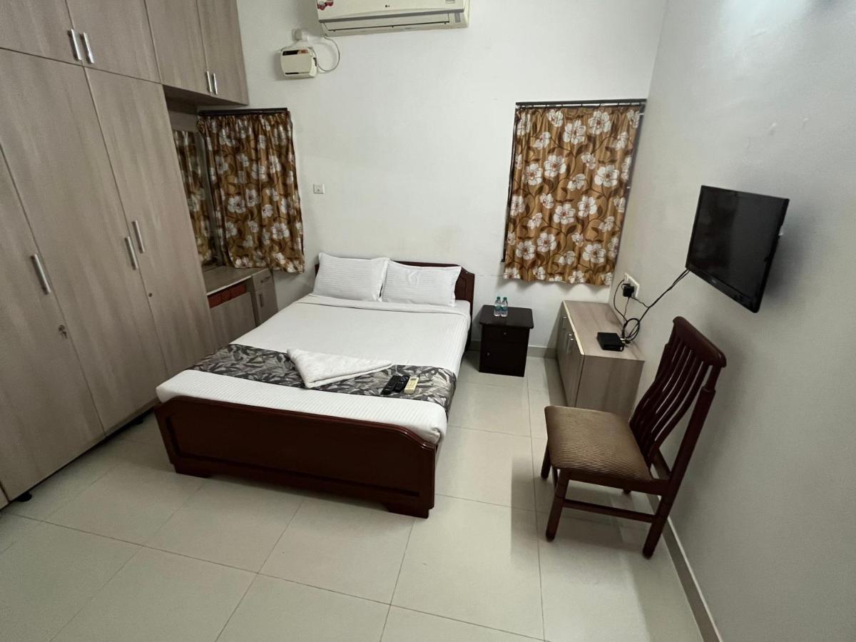 Avuraa Hospitality India Hotel Ченай Екстериор снимка